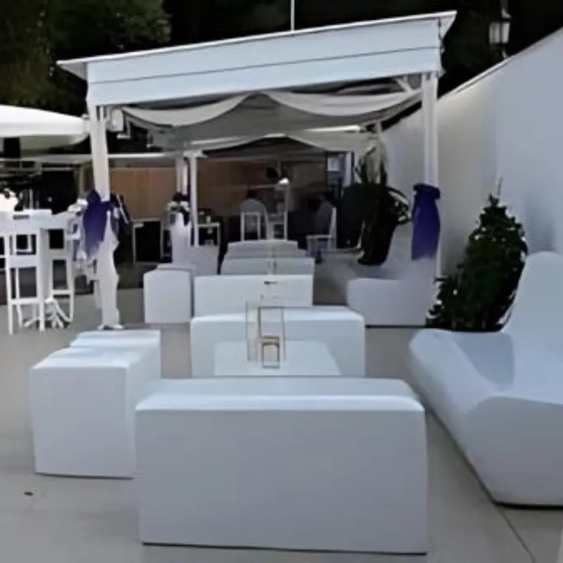 Modern Beyaz Kır Düğünü Sedir Köşesi